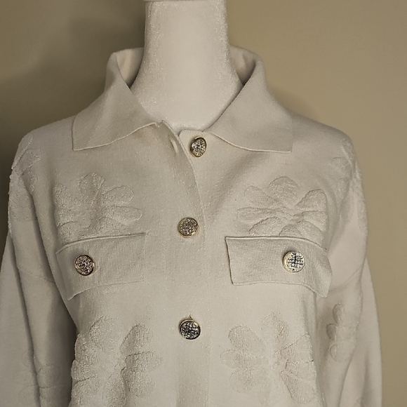 Laundry by Shelli Segal Sweater Off-White Embossed with Silver/Gold Buttons Sz M - Picture 2 of 8